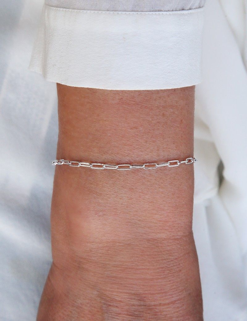 Chain bracelet with mini links